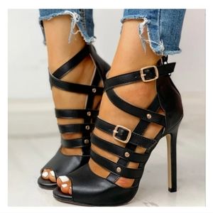 EUC Jolimall strappy peep toe black heel. Woman's size 7.